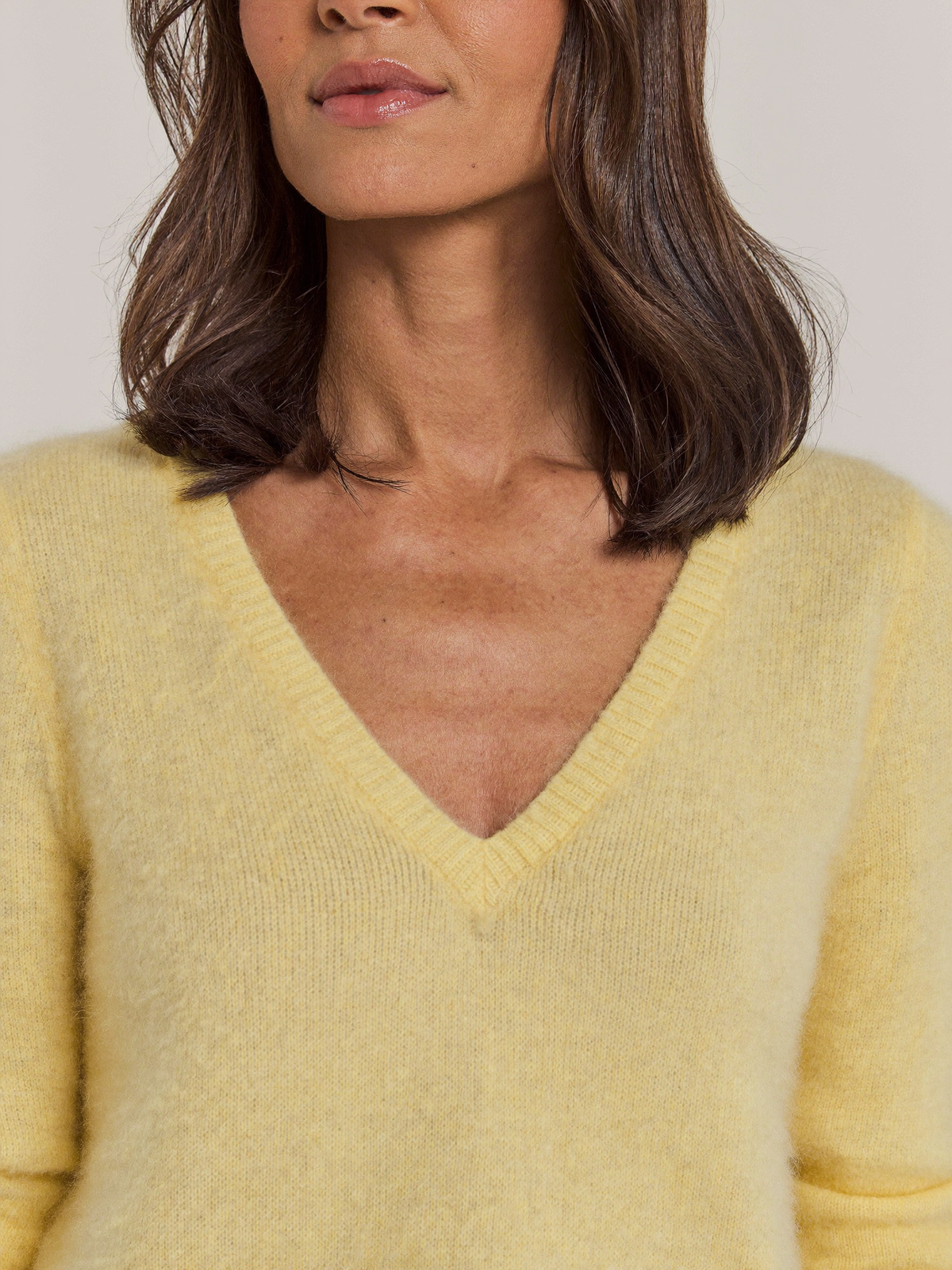 Aurelie | V-Neck Soft-Touch Jumper – photo 2