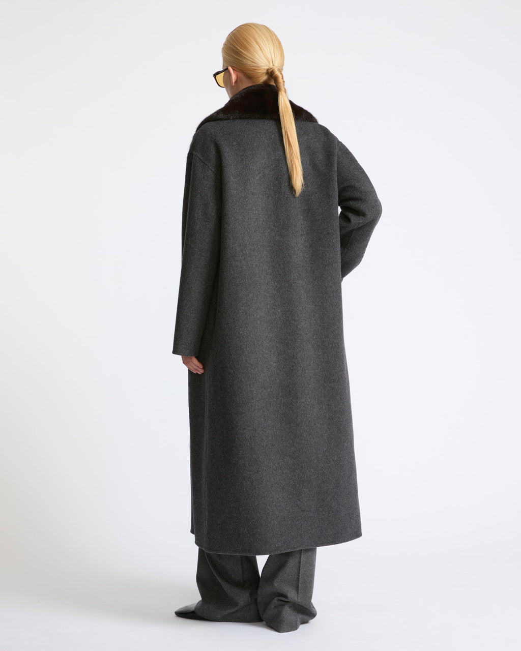 Eleanor | Long Double-Breasted Coat with Detachable Plush Collar - Grey – photo 4
