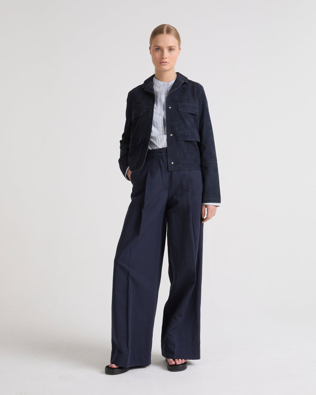 Livia | Cropped Utility Jacket - Midnight Navy – photo 2