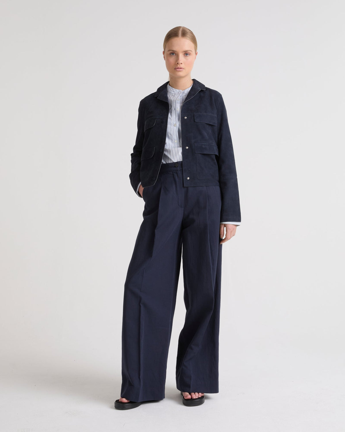 Livia | Cropped Utility Jacket - Midnight Navy – photo 2