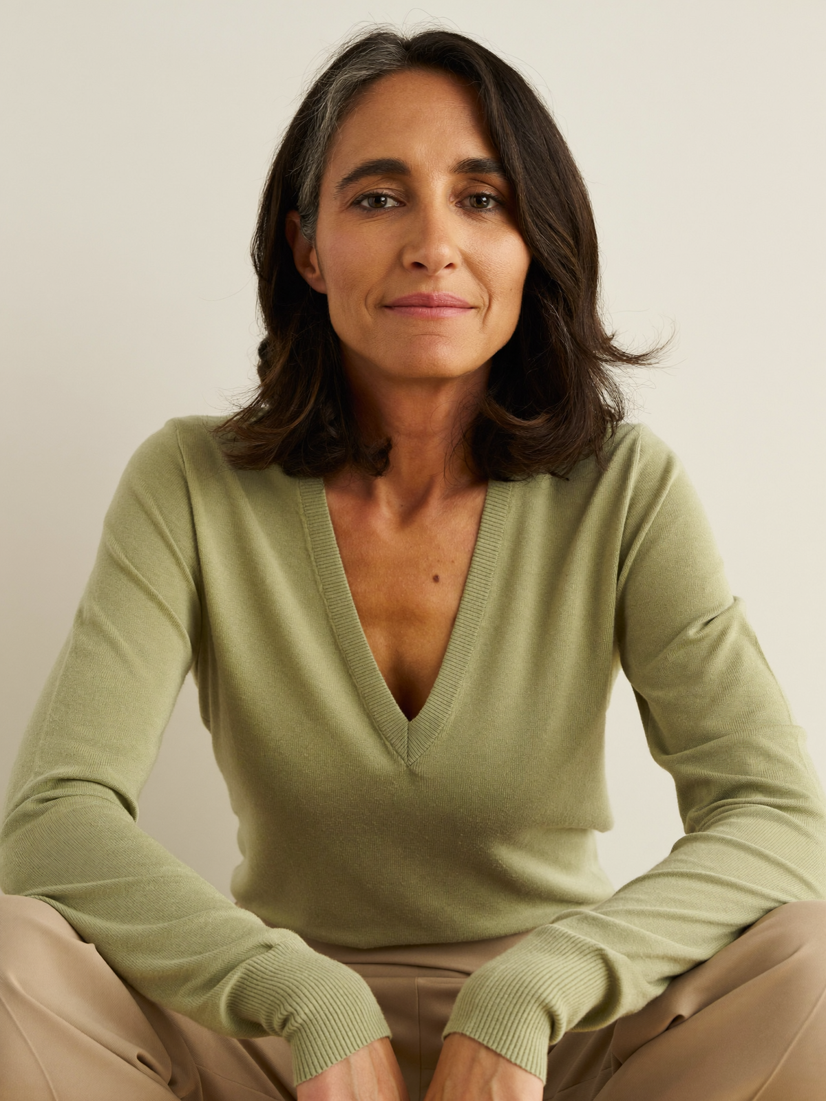 Solene | Fine Knit V-Neck Jumper | Velbrooke