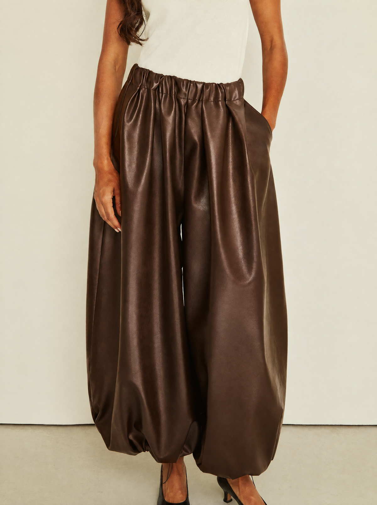 Thea | Balloon Leather-Look Trousers – Chocolate